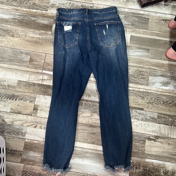 Madden girl - Picture 2 of 2